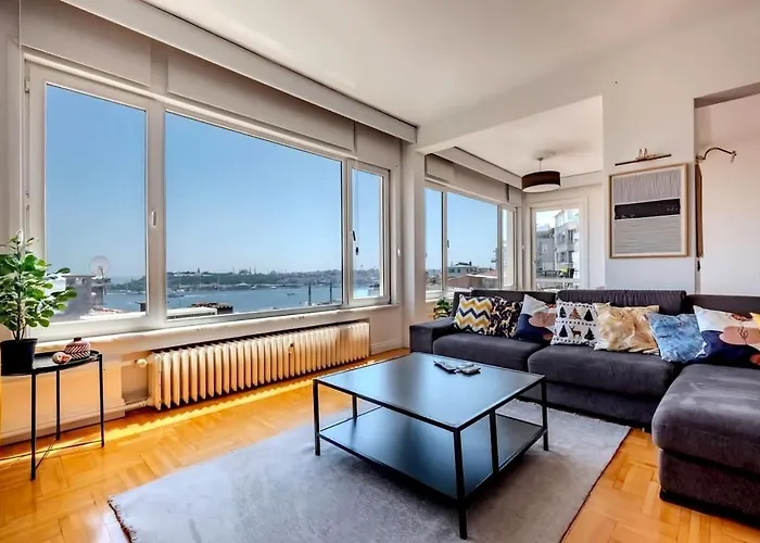 5-Bedroom Apartment With Sea View
